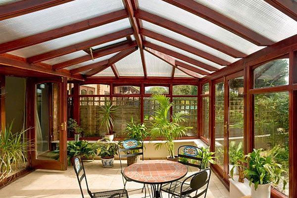 انواع نورگیر های بازشو برای سقف حیاط خلوت